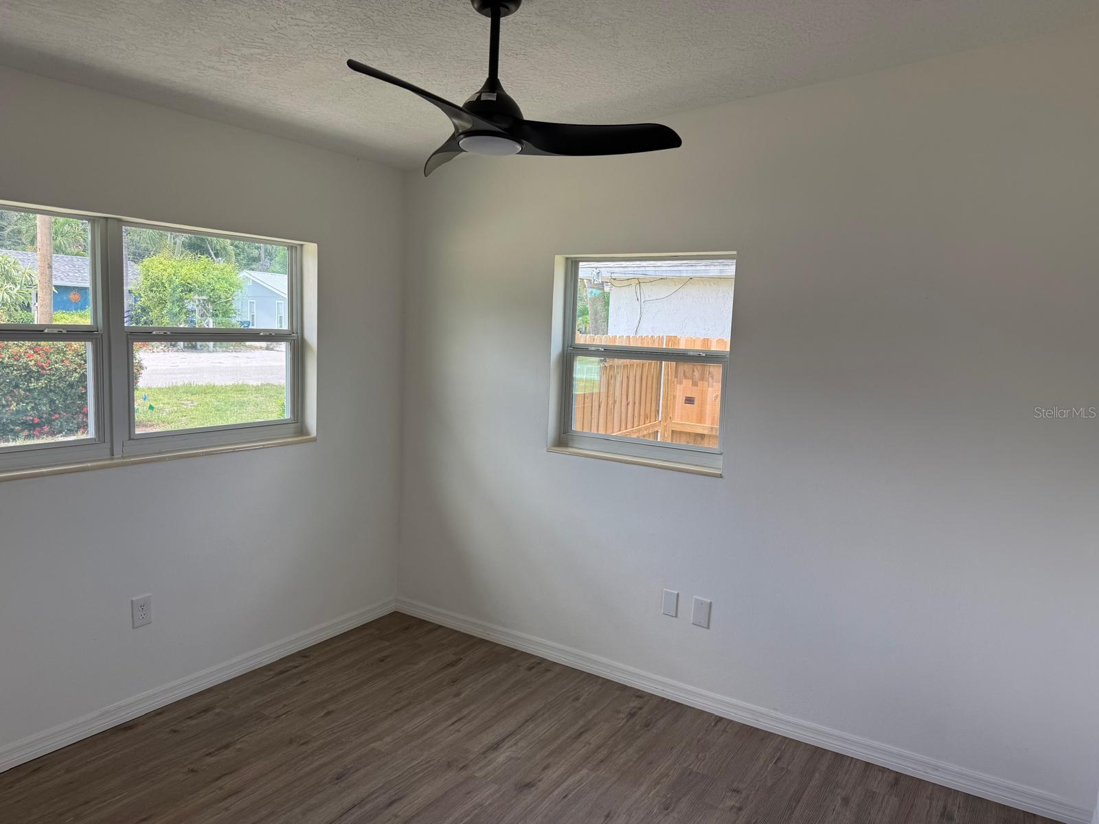 GLADIOLA PARK - Residential