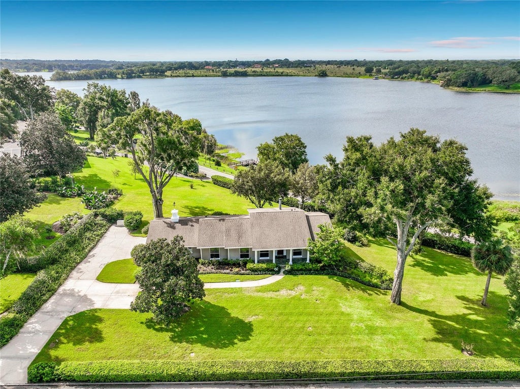Photo of 1800 Country Club Drive, Eustis, FL 32726 (MLS # G5117914)