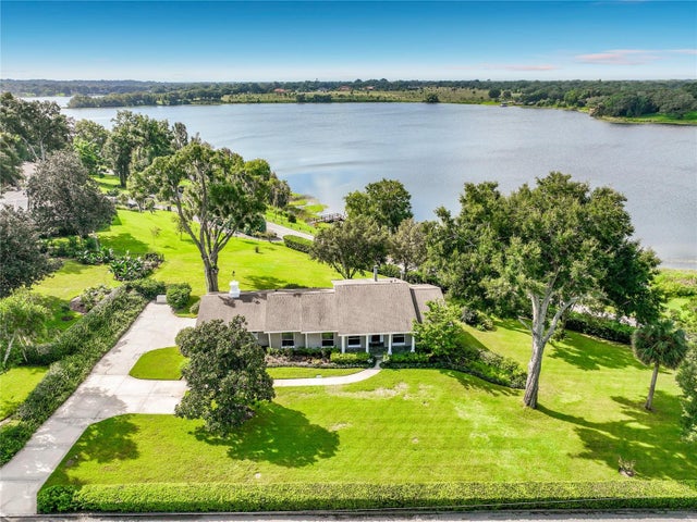 1800 COUNTRY CLUB DRIVE