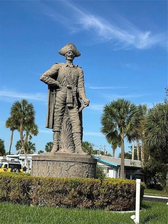 4851 W GANDY BOULEVARD B5L37