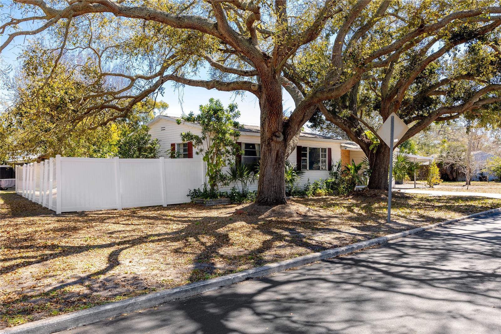 BOARDMAN & GOETZ OF DAVISTA - Residential