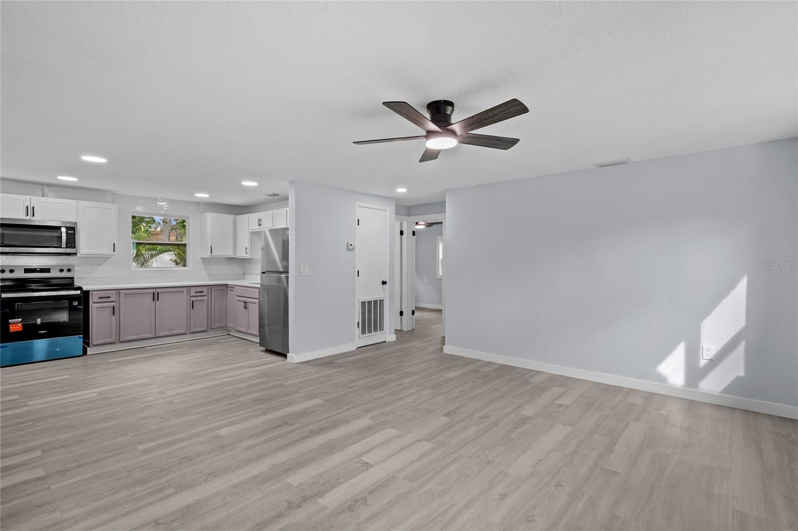 272 36TH STREET COURT E