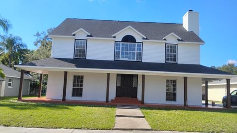 Photo of 1233 Hancock Circle, Saint Cloud, FL 34769 (MLS # S5136572)