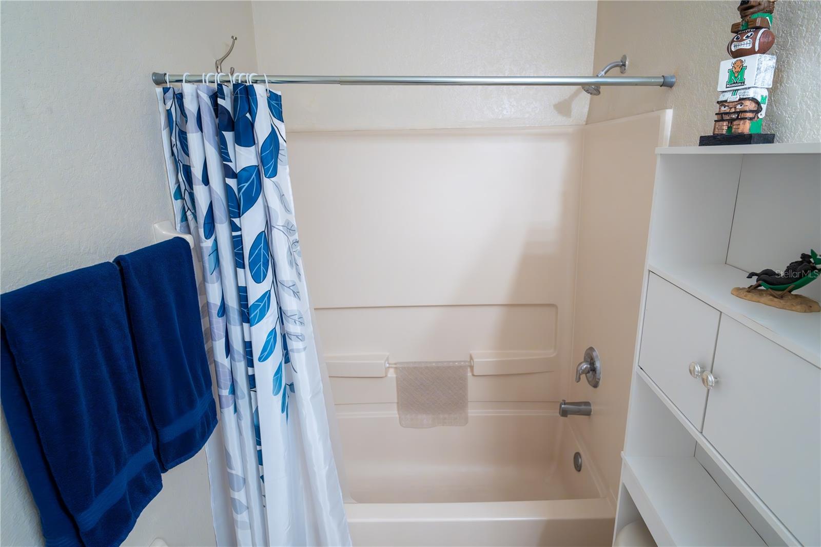 OAK VIEW PH III - Residential