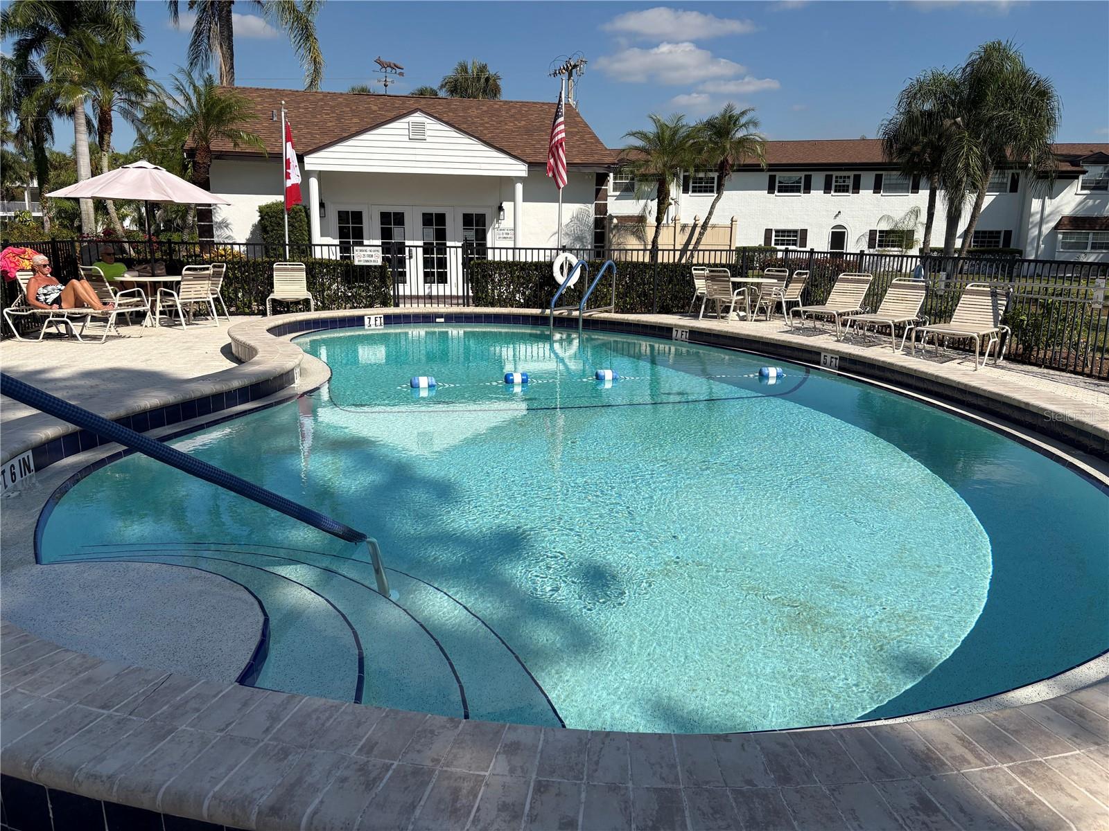 FOXMOOR CONDO - Residential