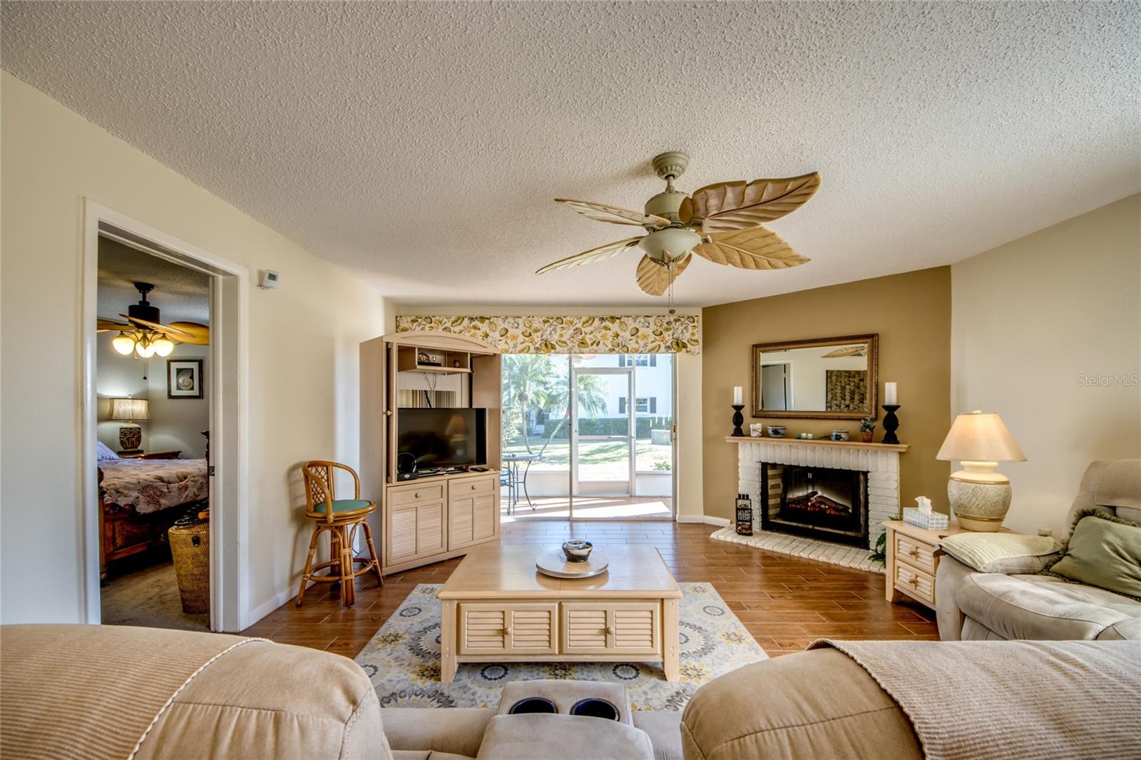 FOXMOOR CONDO - Residential