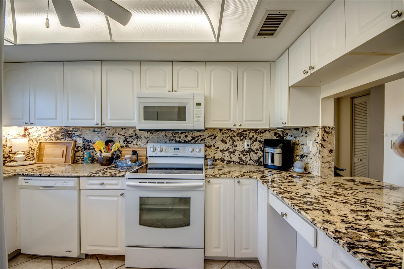 7001 NEW POST DRIVE 4