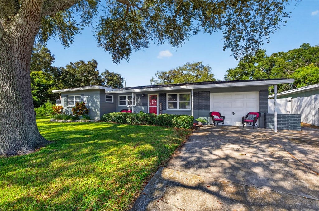 Photo of 11048 116th Street, Seminole, FL 33778 (MLS # TB8551372)