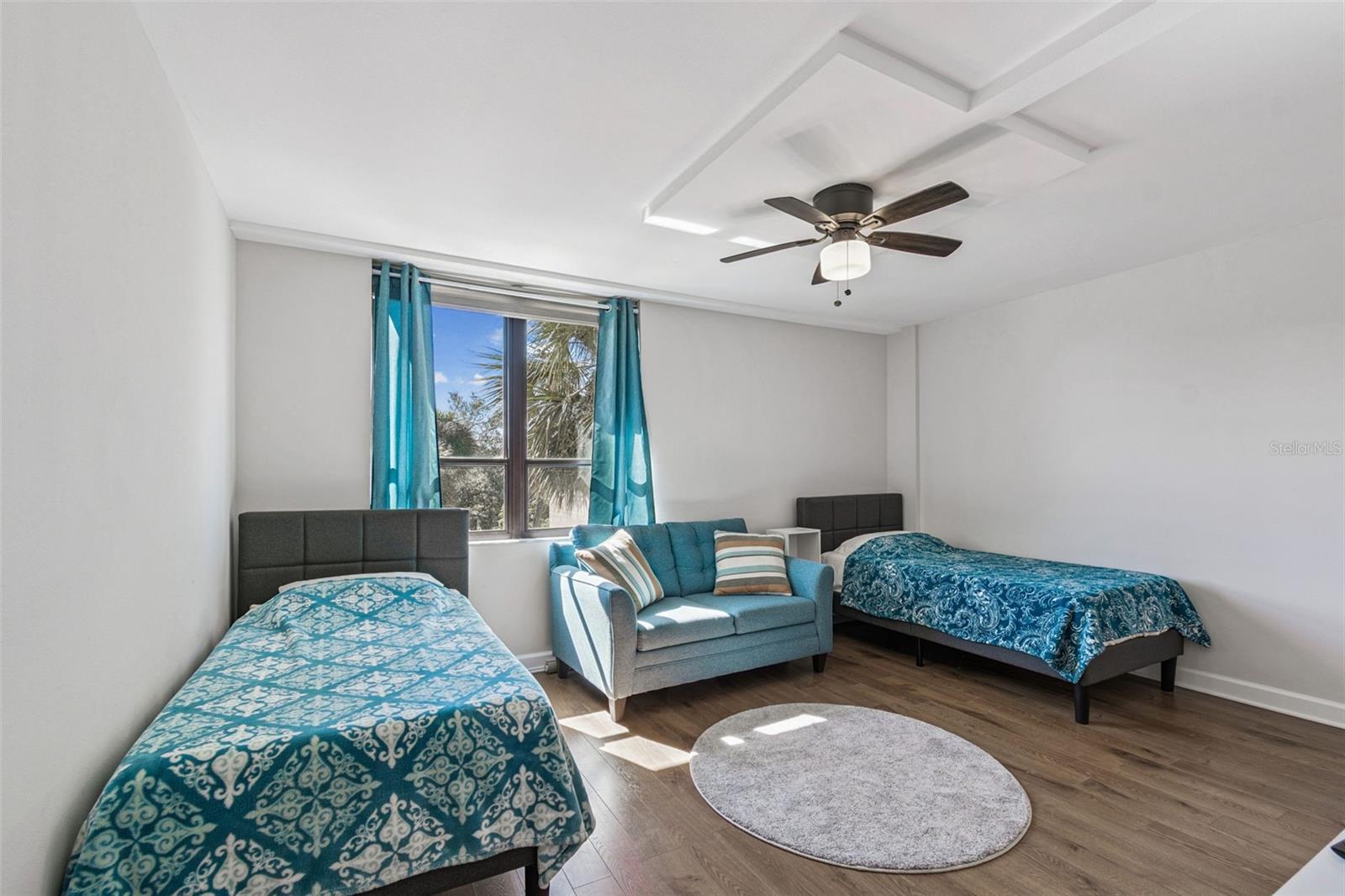 COVE CAY 26-15 VILLAGE I - Residential