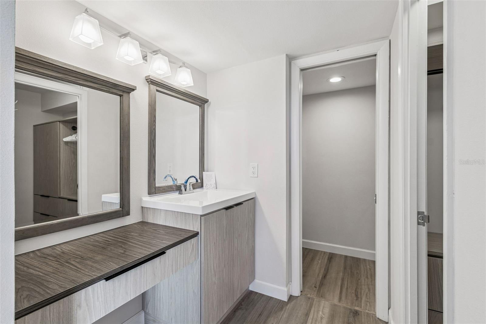 COVE CAY 26-15 VILLAGE I - Residential