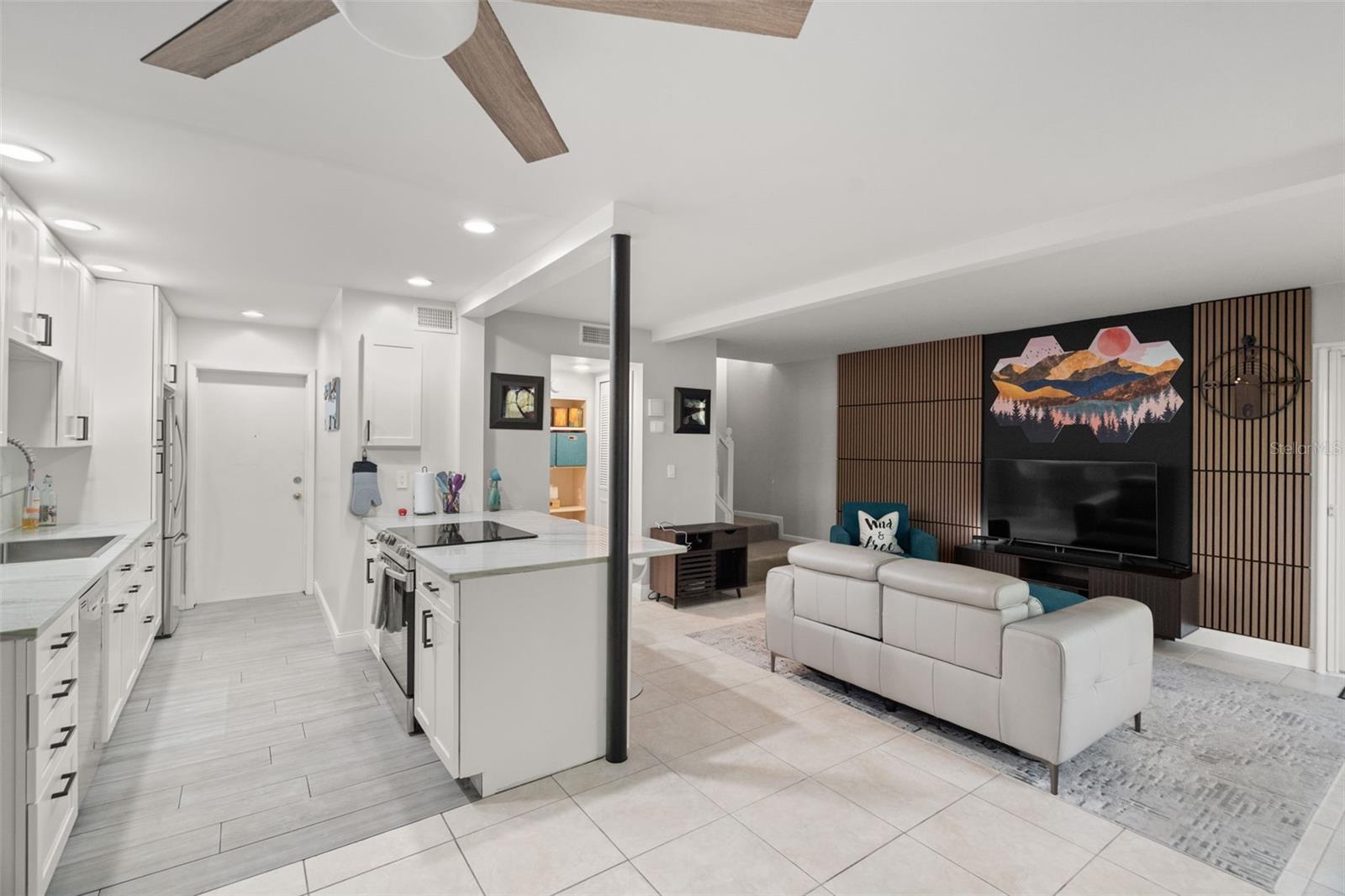 RAINTREE MANOR HOMES CONDOMINIUM - Residential