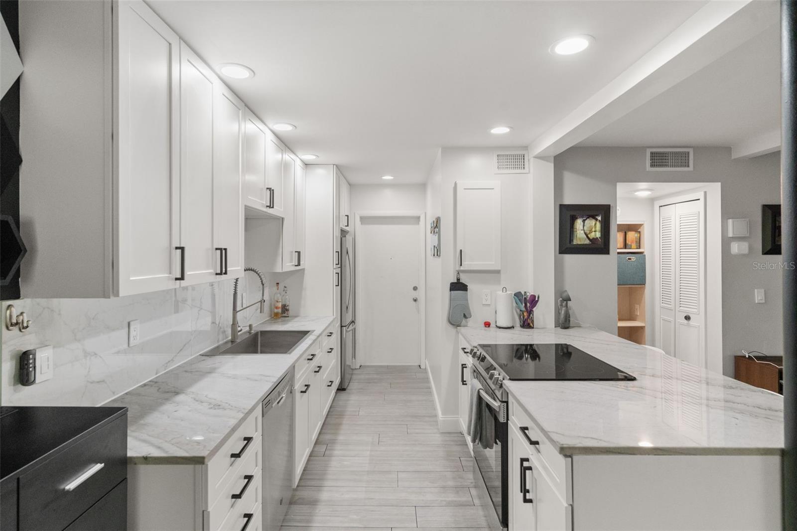 RAINTREE MANOR HOMES CONDOMINIUM - Residential