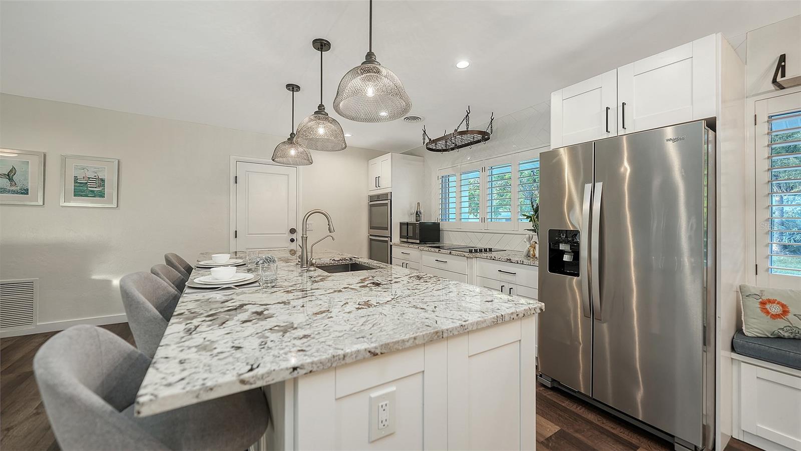 SOUTH GATE - Residential