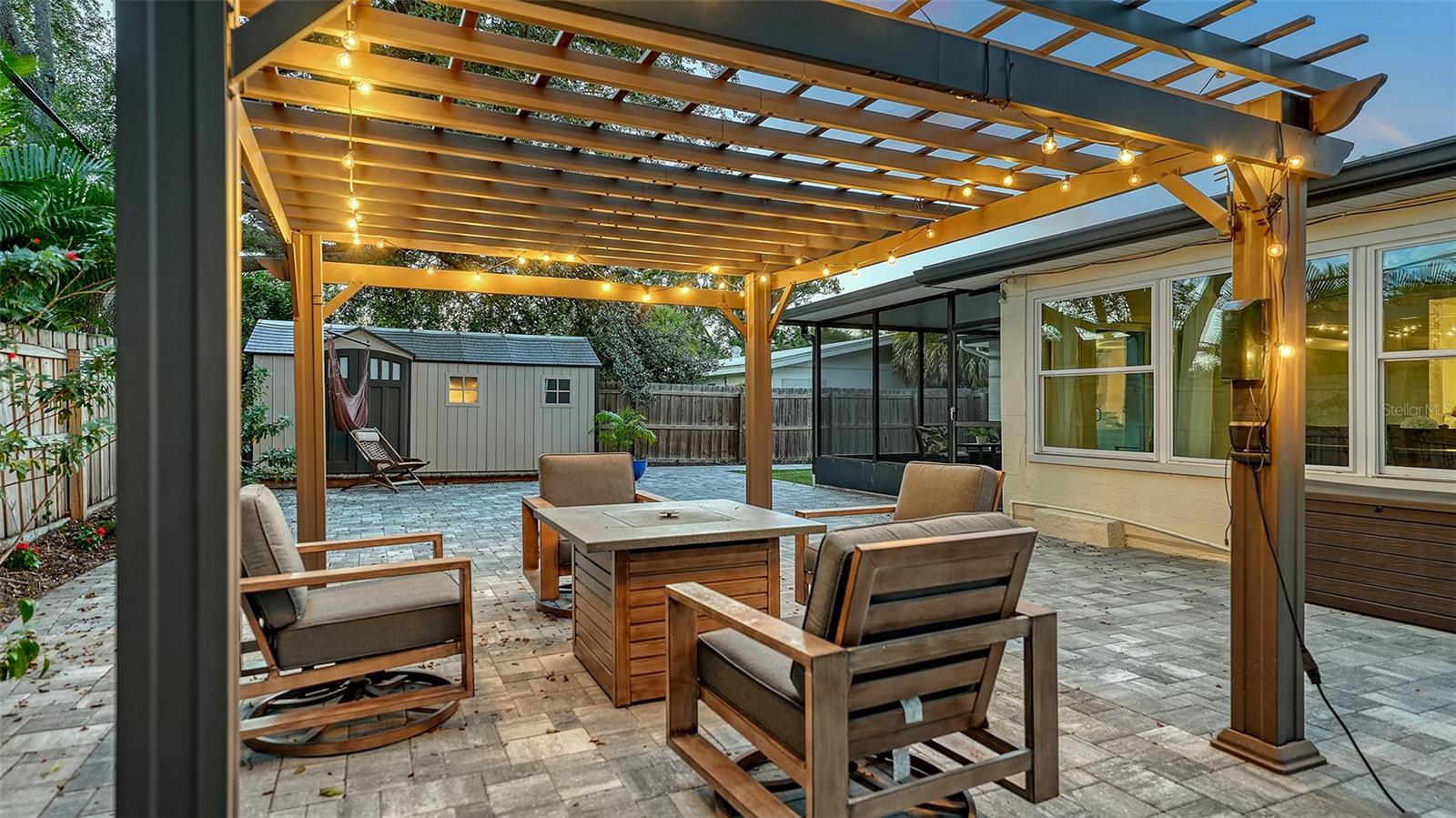 SOUTH GATE - Residential