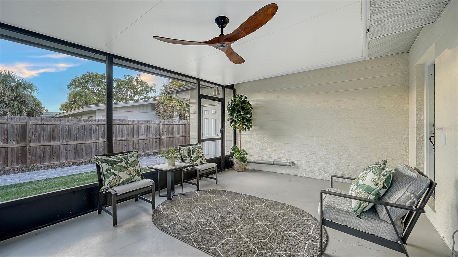 SOUTH GATE - Residential