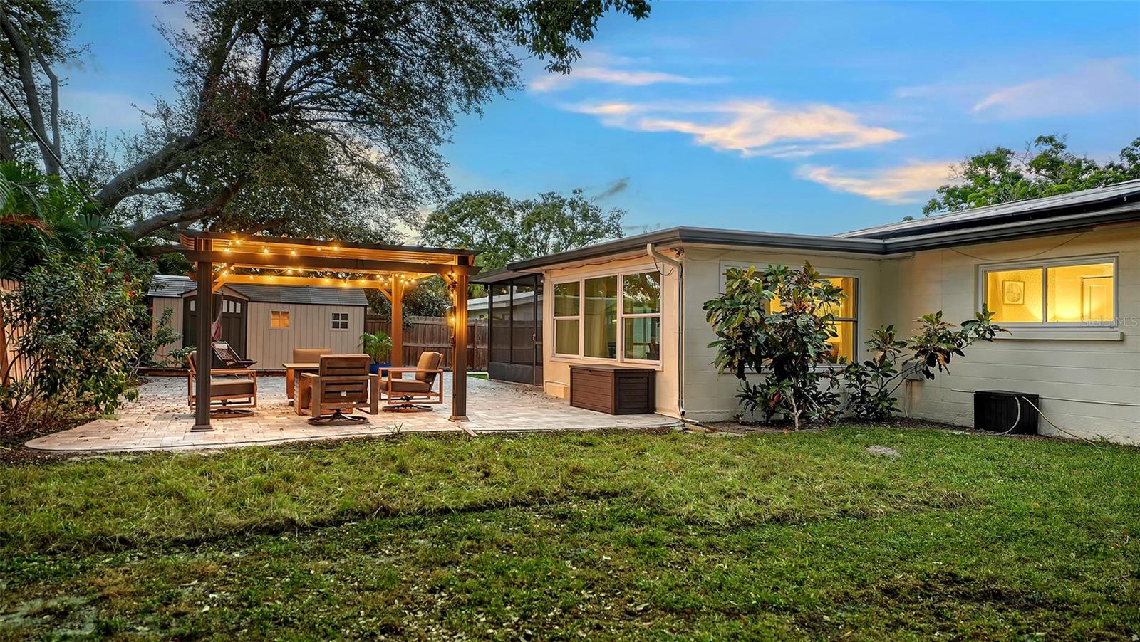 SOUTH GATE - Residential