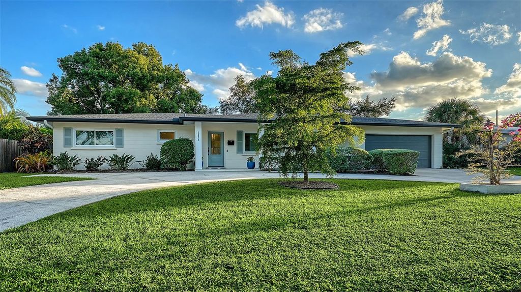 Photo of 2426 Wisteria Street, Sarasota, FL 34239 (MLS # A4668620)