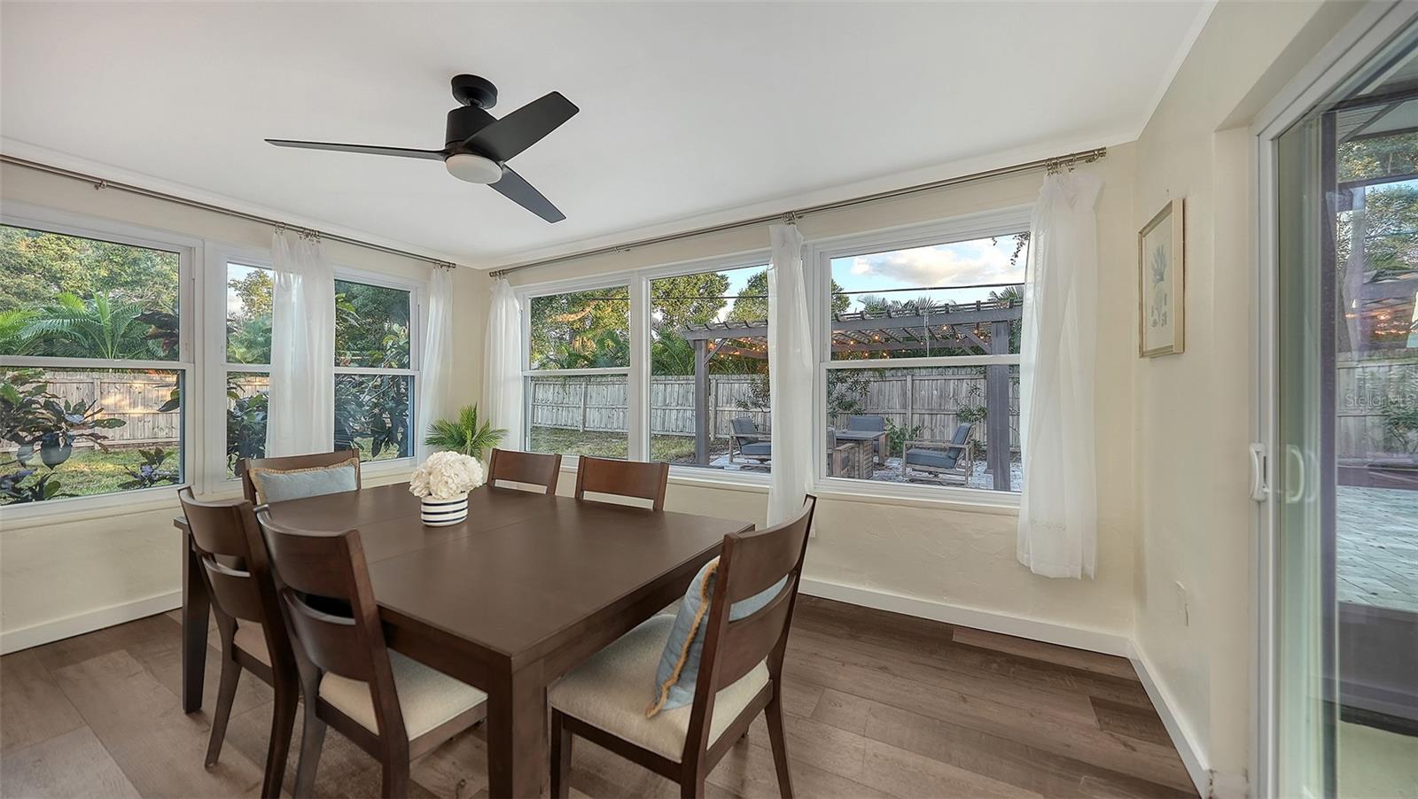 SOUTH GATE - Residential