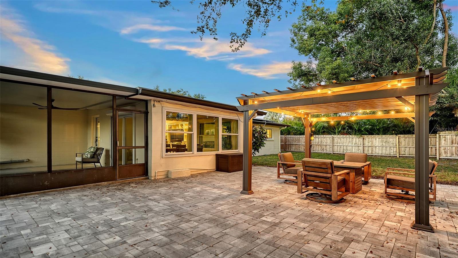 SOUTH GATE - Residential