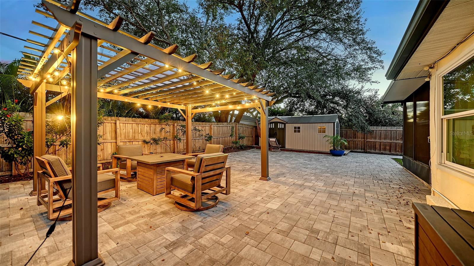 SOUTH GATE - Residential