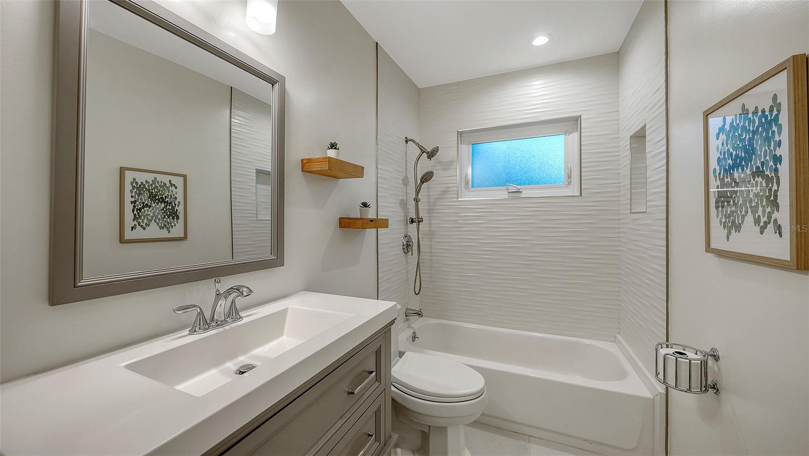 SOUTH GATE - Residential