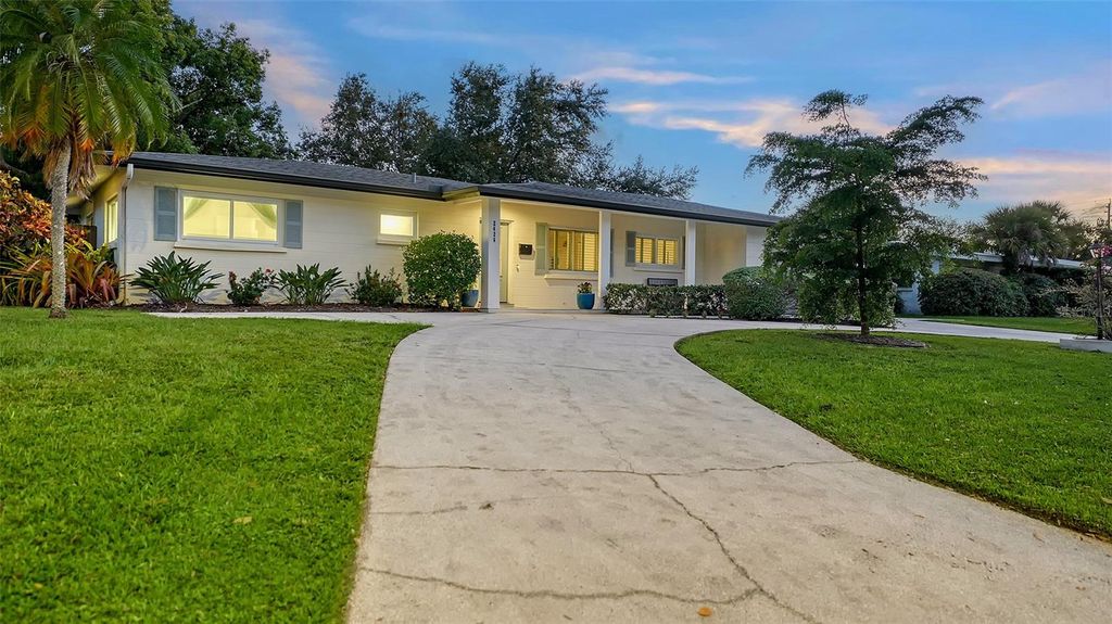 Photo of 2426 Wisteria Street, Sarasota, FL 34239 (MLS # A4668620)