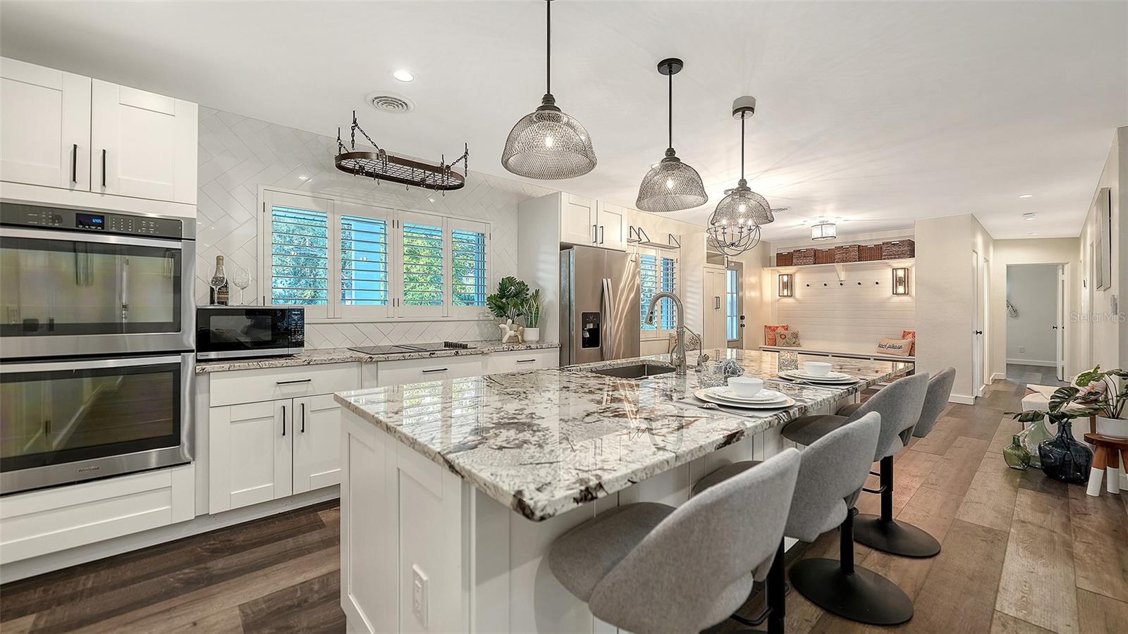 SOUTH GATE - Residential