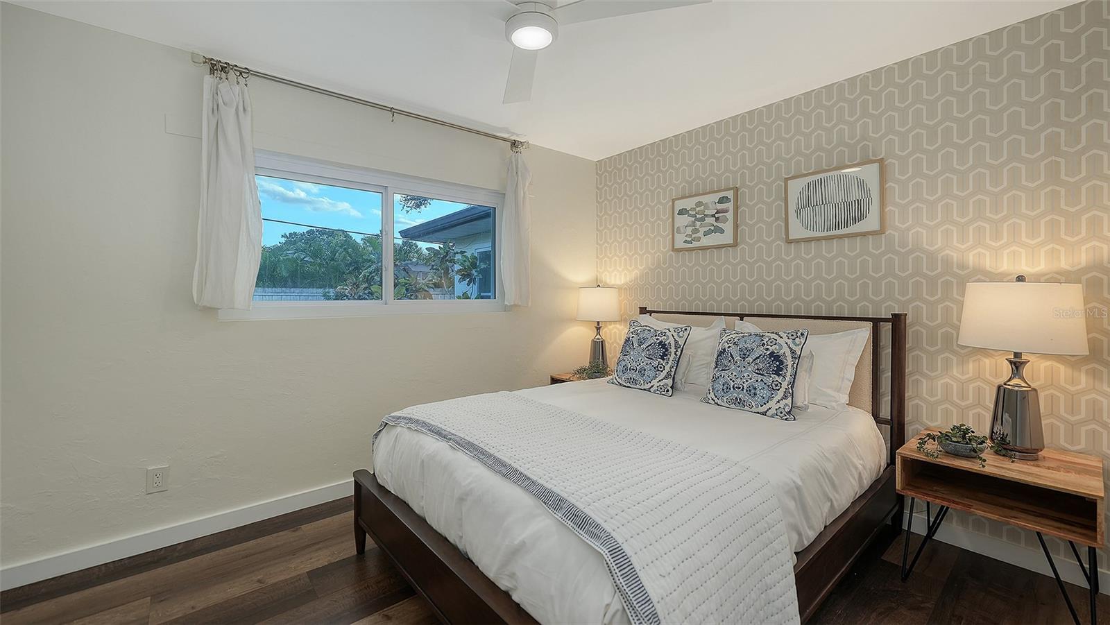 SOUTH GATE - Residential