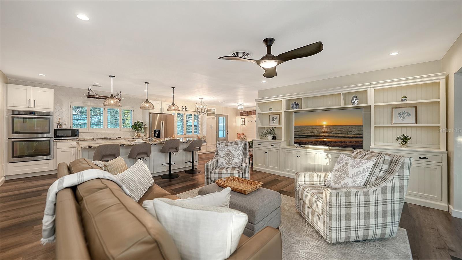 SOUTH GATE - Residential