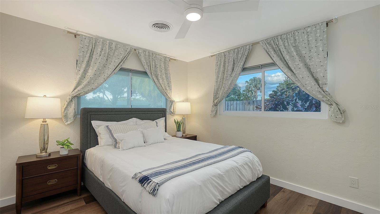 SOUTH GATE - Residential