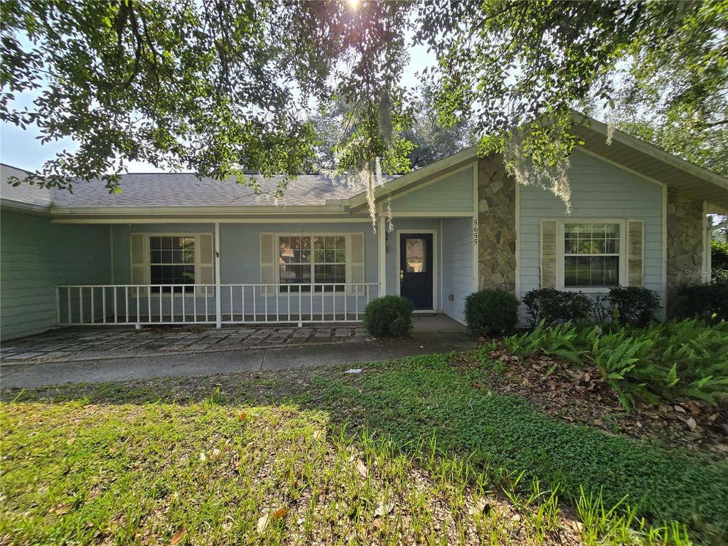 Photo of 5655 SE 42nd Avenue, Ocala, FL 34480 (MLS # OM729592)