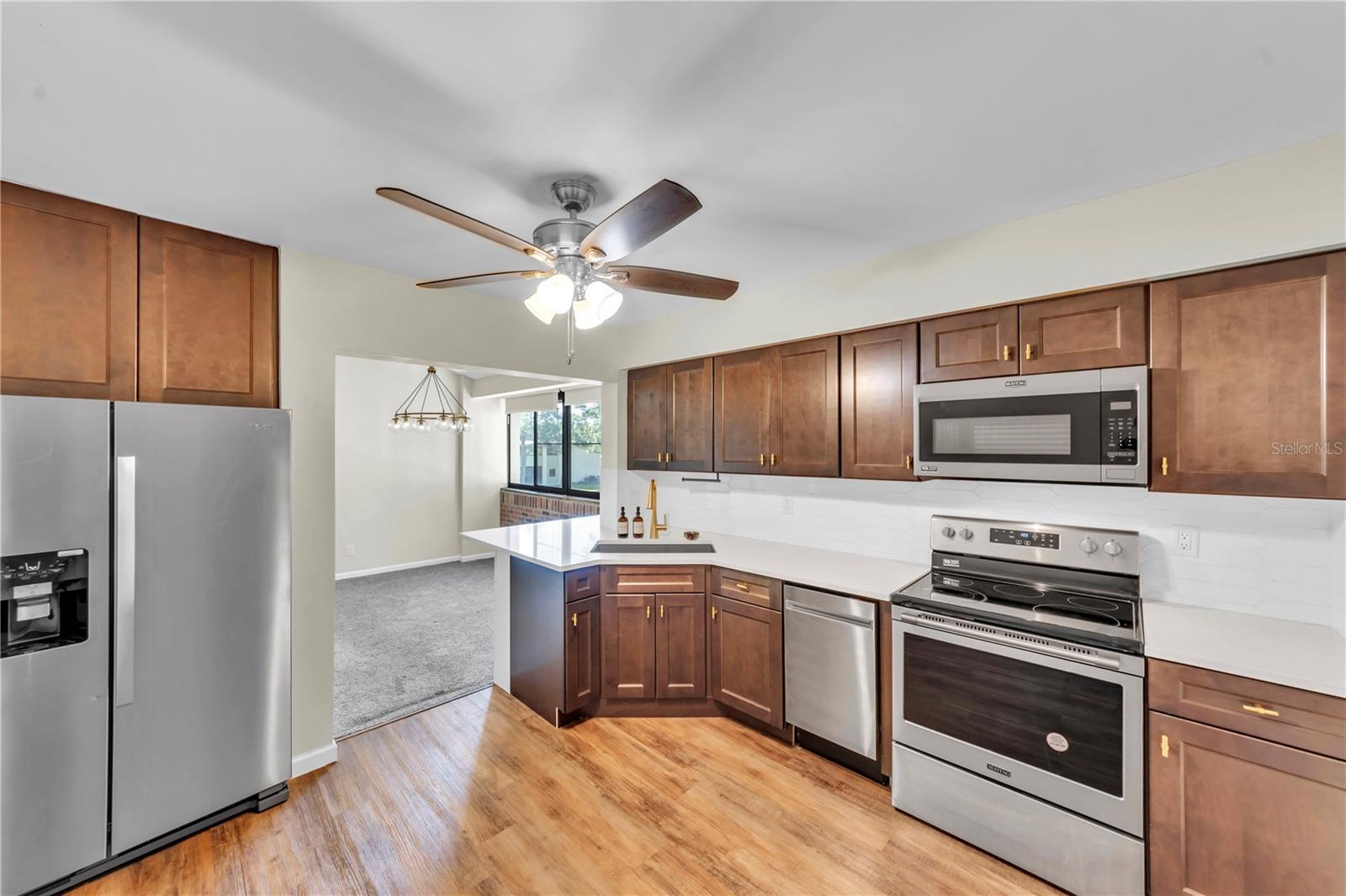 CARROLLWOOD VILLAGE PINE LAKE - Residential