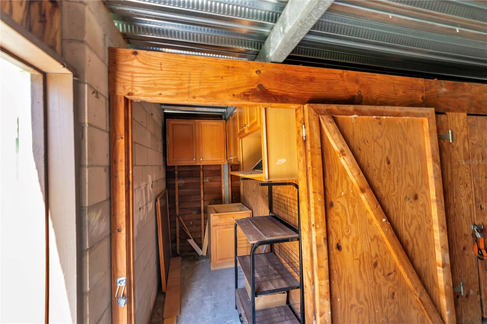 CARROLLWOOD VILLAGE PINE LAKE - Residential