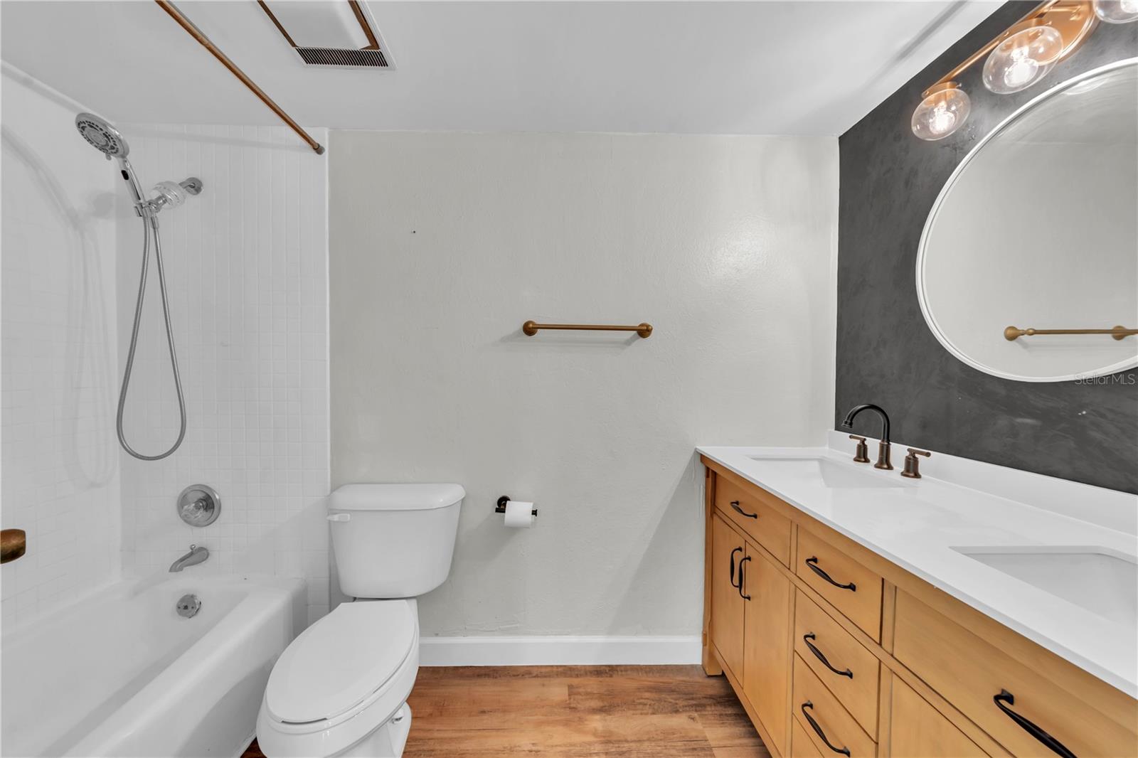 CARROLLWOOD VILLAGE PINE LAKE - Residential