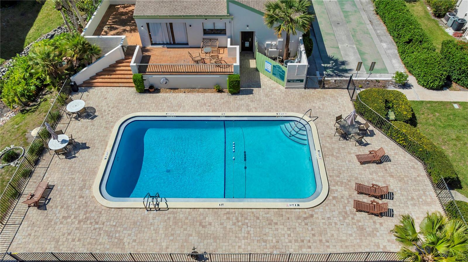 CARROLLWOOD VILLAGE PINE LAKE - Residential