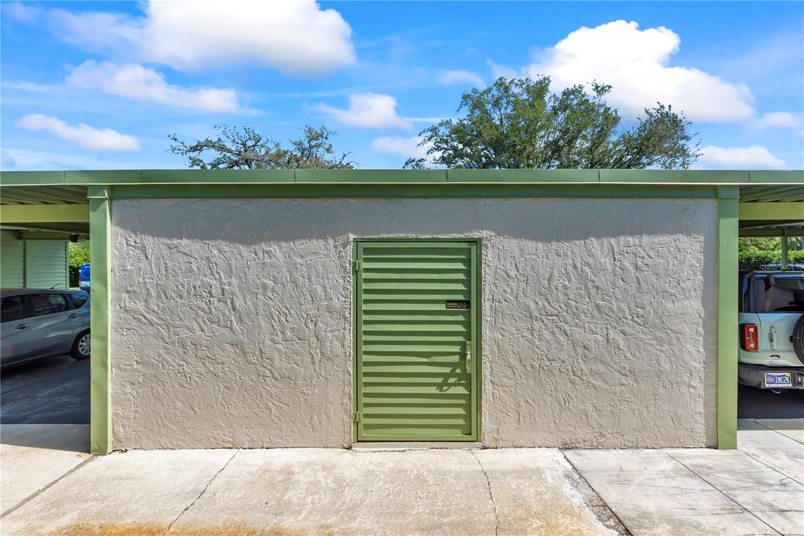 CARROLLWOOD VILLAGE PINE LAKE - Residential