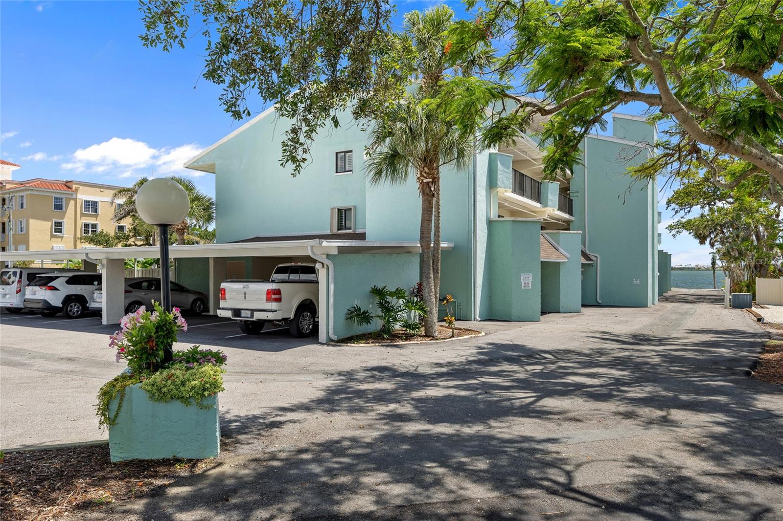53 W BAY HEIGHTS ROAD 307