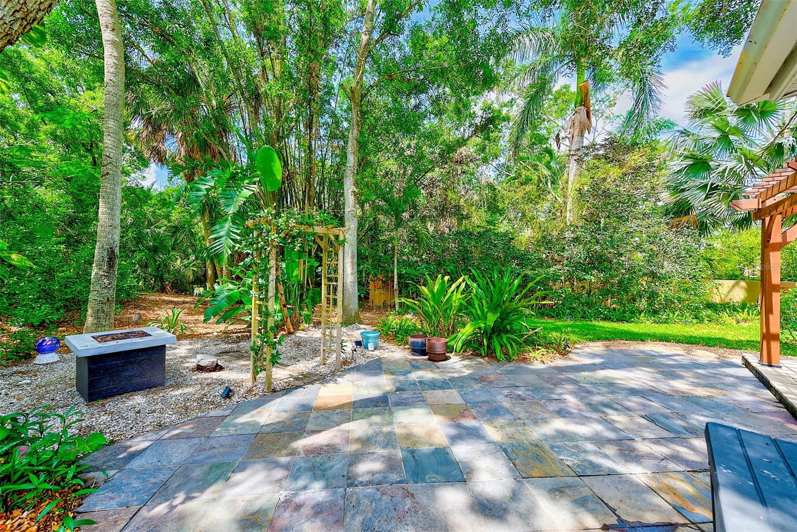 BELLEAIR - Residential