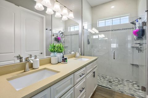 Tiny photo for 5035 NE 125th Loop, Oxford, FL 34484 (MLS # G5110388)