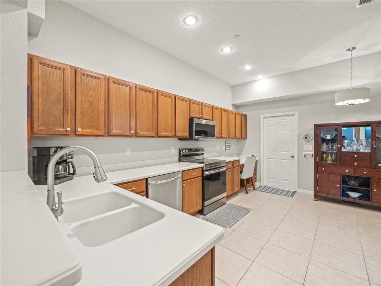 TARPON HIGHLANDS LAKE TARPON SAIL TENNIS CLUB - Residential