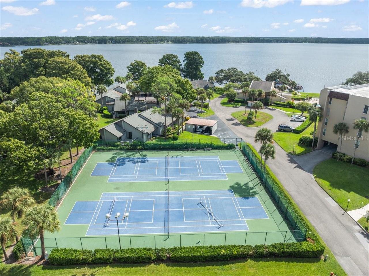 TARPON HIGHLANDS LAKE TARPON SAIL TENNIS CLUB - Residential