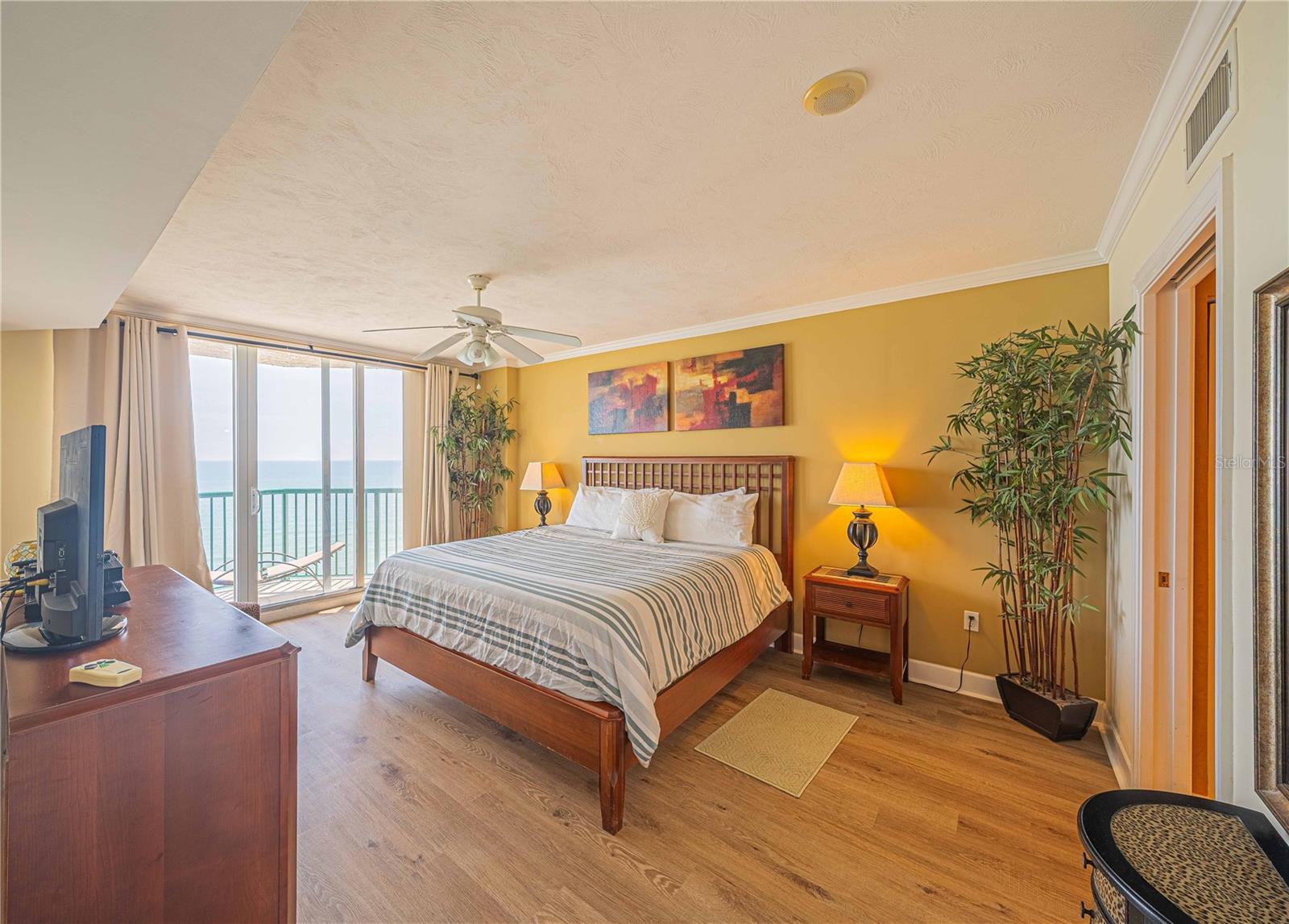 DIMUCCI TWIN TOWERS N & S - Residential