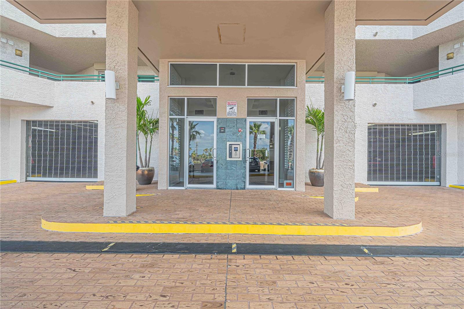 DIMUCCI TWIN TOWERS N & S - Residential