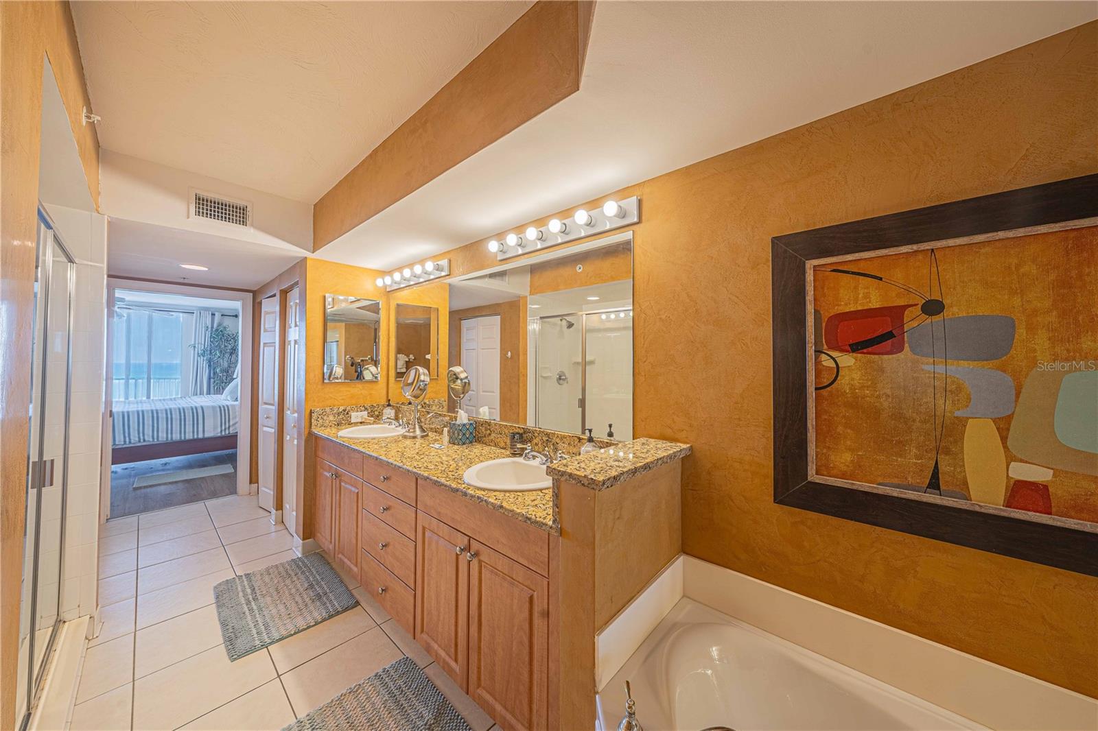 DIMUCCI TWIN TOWERS N & S - Residential