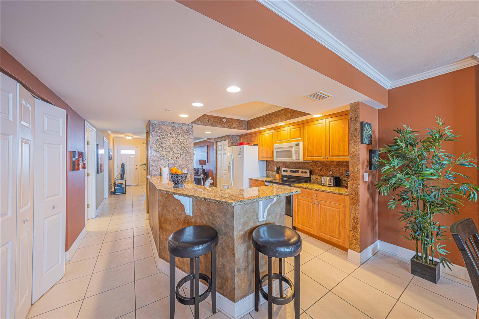 DIMUCCI TWIN TOWERS N & S - Residential