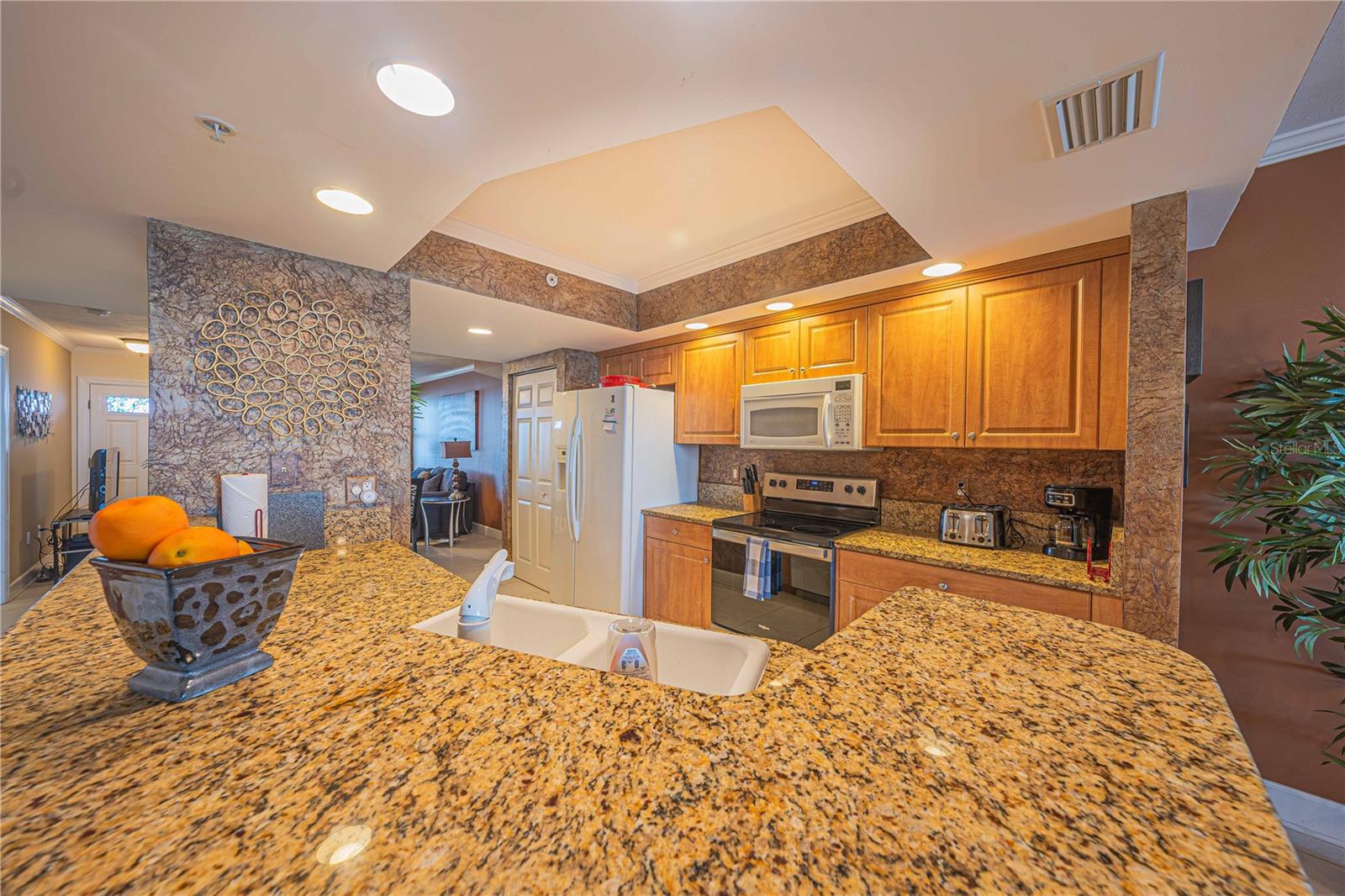 DIMUCCI TWIN TOWERS N & S - Residential