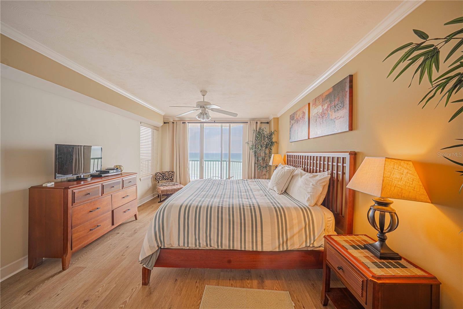 DIMUCCI TWIN TOWERS N & S - Residential