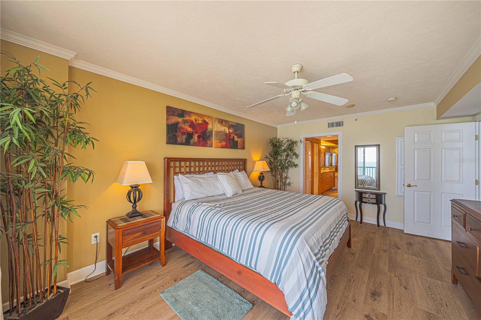 DIMUCCI TWIN TOWERS N & S - Residential