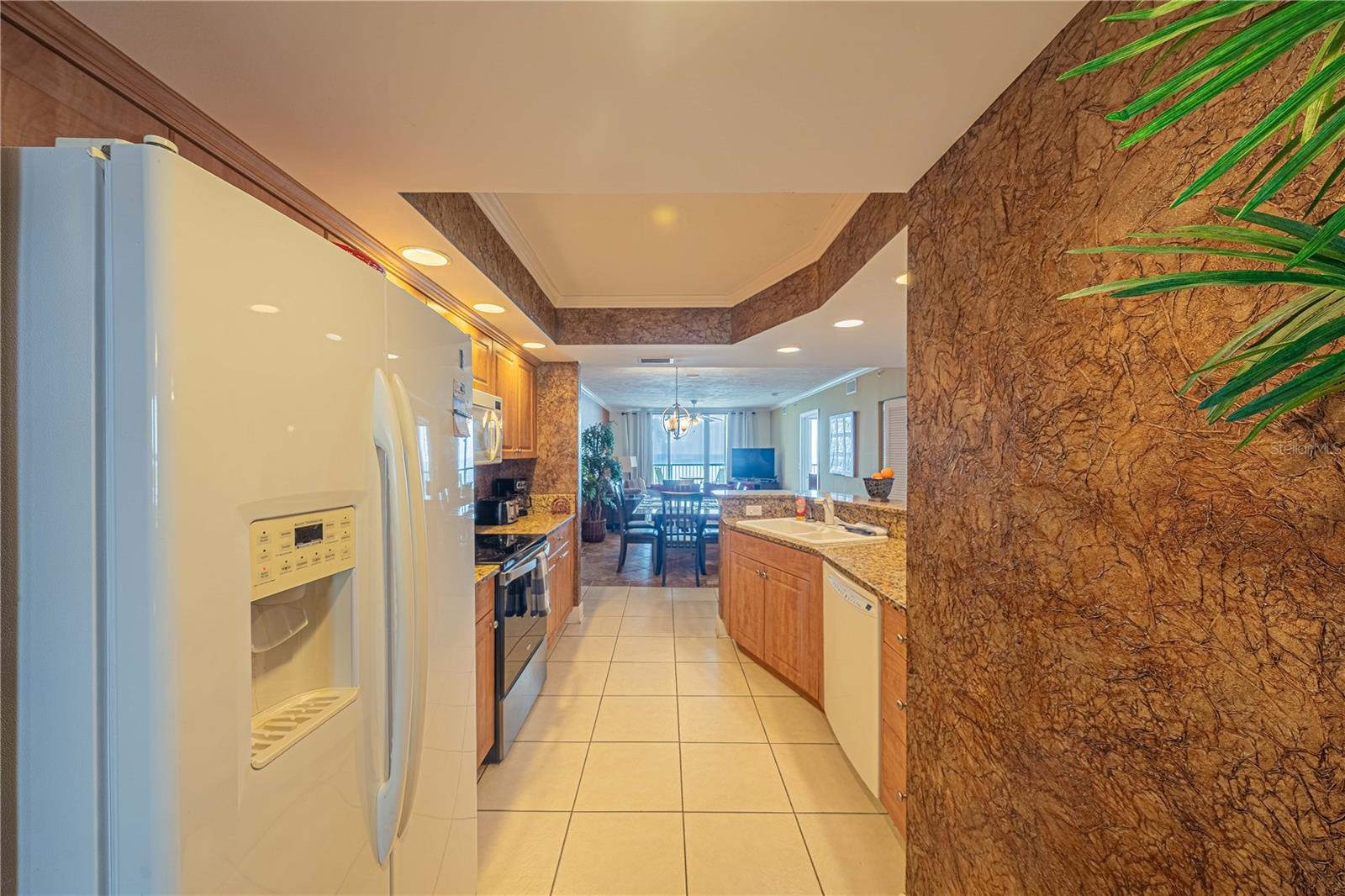 DIMUCCI TWIN TOWERS N & S - Residential