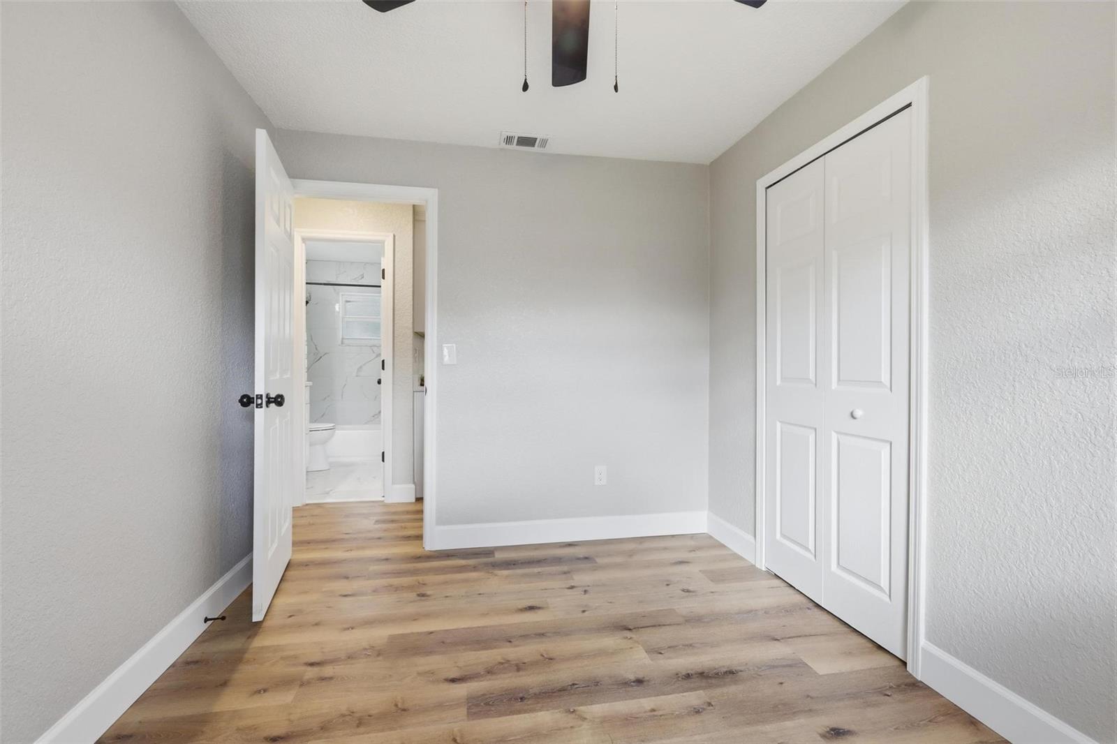 DELAND 01 BLK 198 - Residential